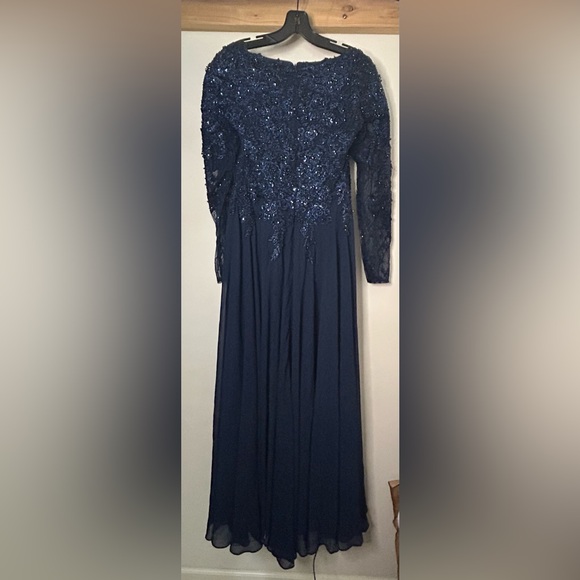 NWT MAC DUGGAL Blue Embellished Illusion V Neck Long Sleeve Gown **see notes - Picture 6 of 10